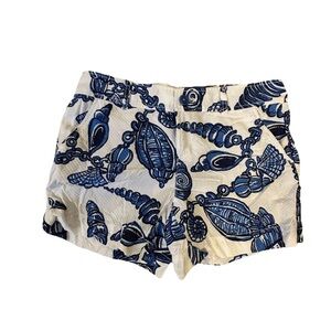 Lilly Pulitzer  Fallin in Love Print Size 6 Seersucker Short White Blue Shell